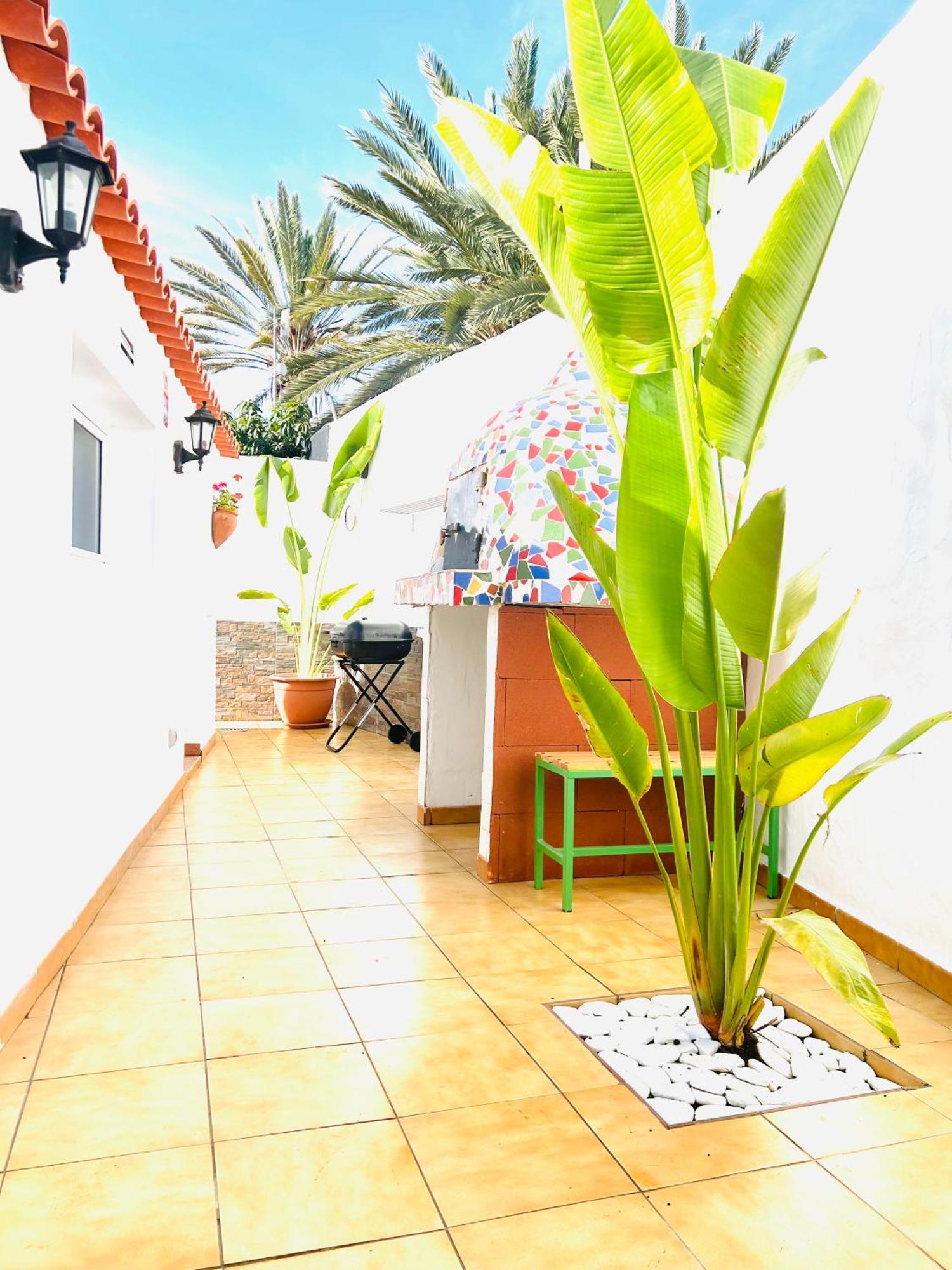 Oasis Beach Holiday Home With Jacuzzi Плайя-дель-Инглес Экстерьер фото