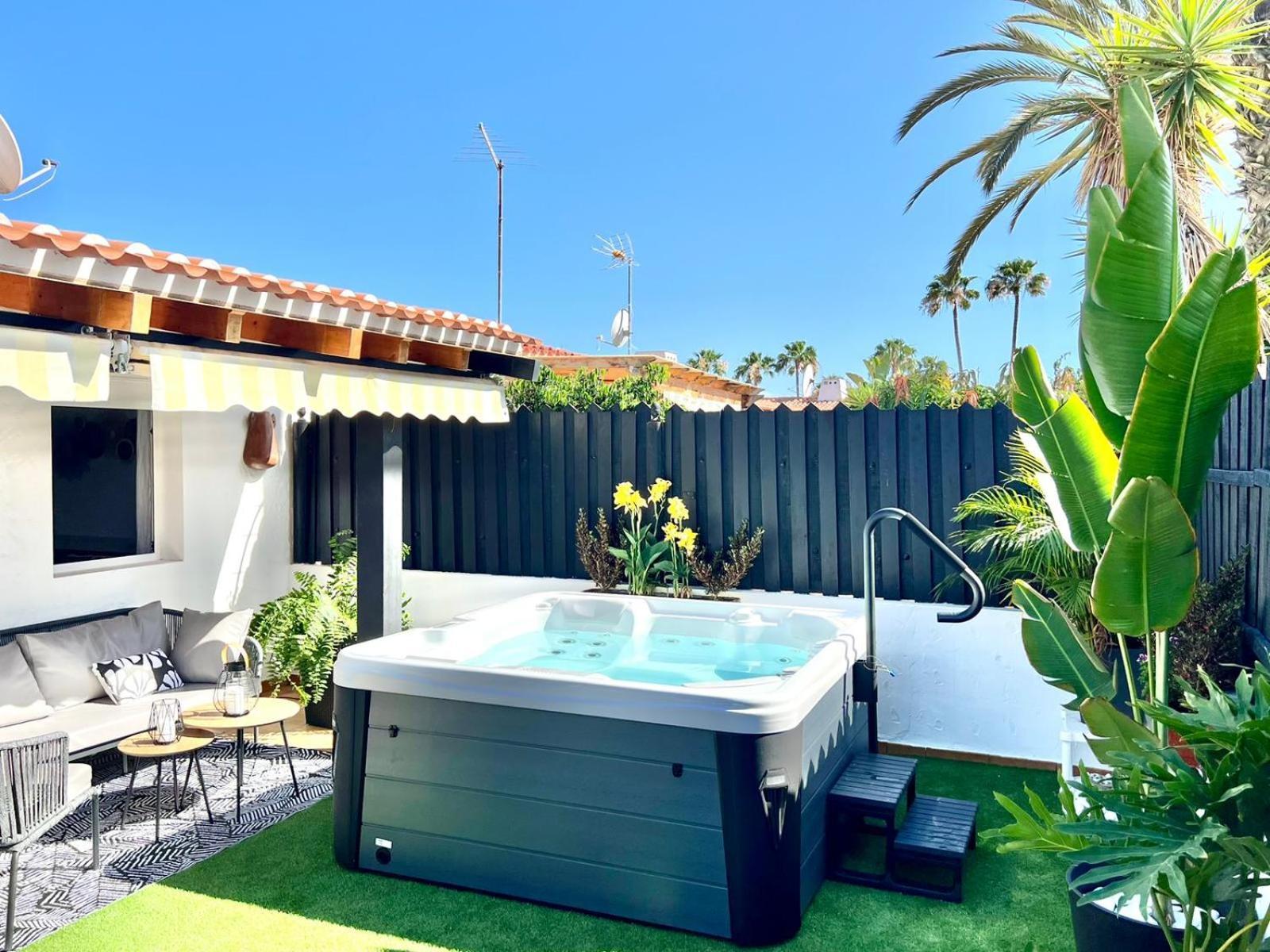 Oasis Beach Holiday Home With Jacuzzi Плайя-дель-Инглес Экстерьер фото